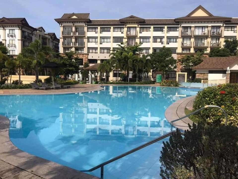 Cozy 2Br With Free Pool Beside Sm City Mall Davao Zewnętrze zdjęcie