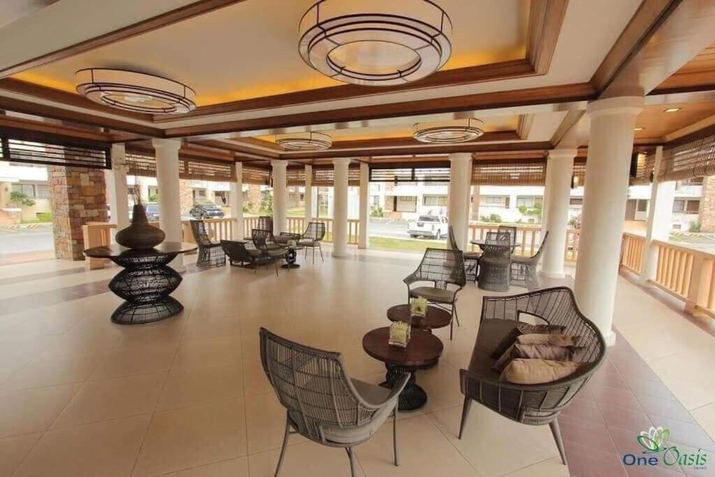 Cozy 2Br With Free Pool Beside Sm City Mall Davao Zewnętrze zdjęcie