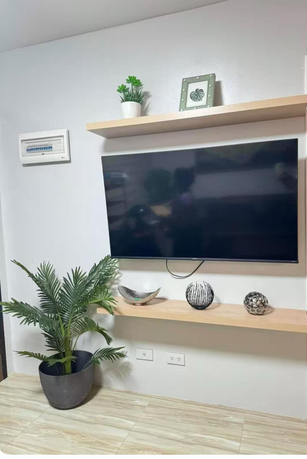 Cozy 2Br With Free Pool Beside Sm City Mall Davao Zewnętrze zdjęcie